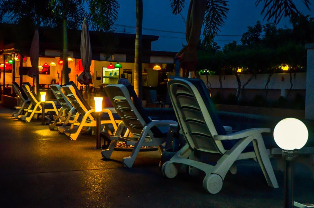 4 Palms Resort Bang Sare Extérieur photo